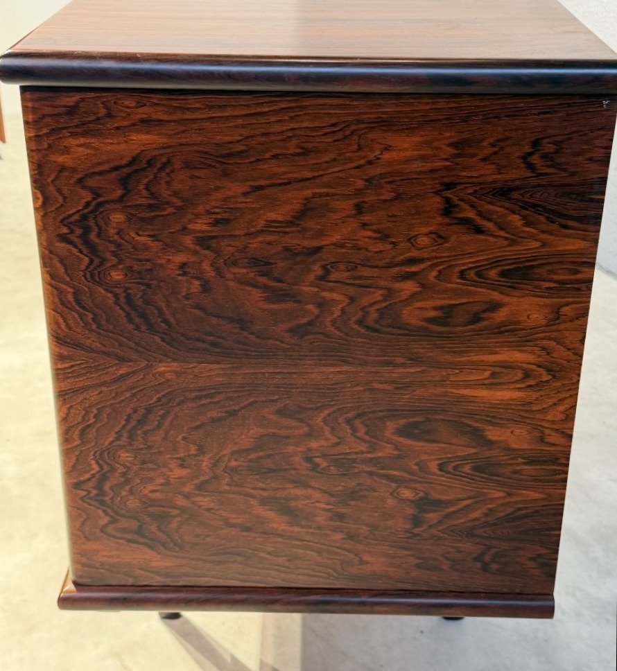  Scandinavian-inspired Sideboard Crafted From A Remarkable Rio Rosewood Veneer-photo-8
