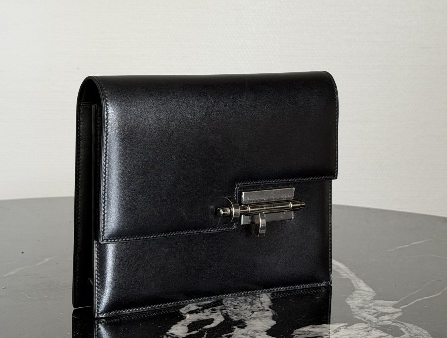 HERMÈS, Paris, Made in France,  pochette VERROU en veau box noir-photo-3