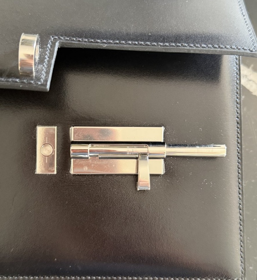 HERMÈS, Paris, Made in France,  pochette VERROU en veau box noir-photo-3