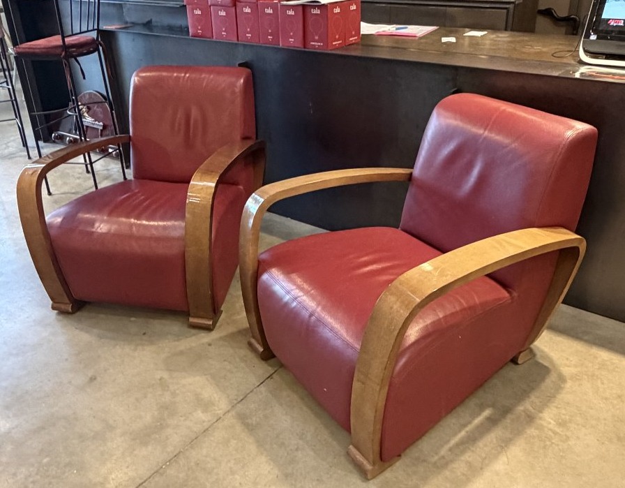 Paire de fauteuils de style Art Déco en cuir, accoudoirs galbés en bois-photo-3