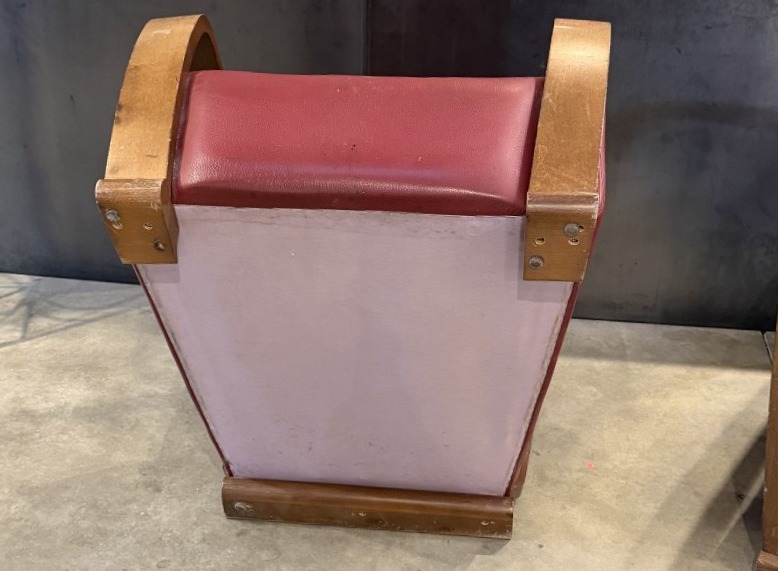 Paire de fauteuils de style Art Déco en cuir, accoudoirs galbés en bois-photo-6