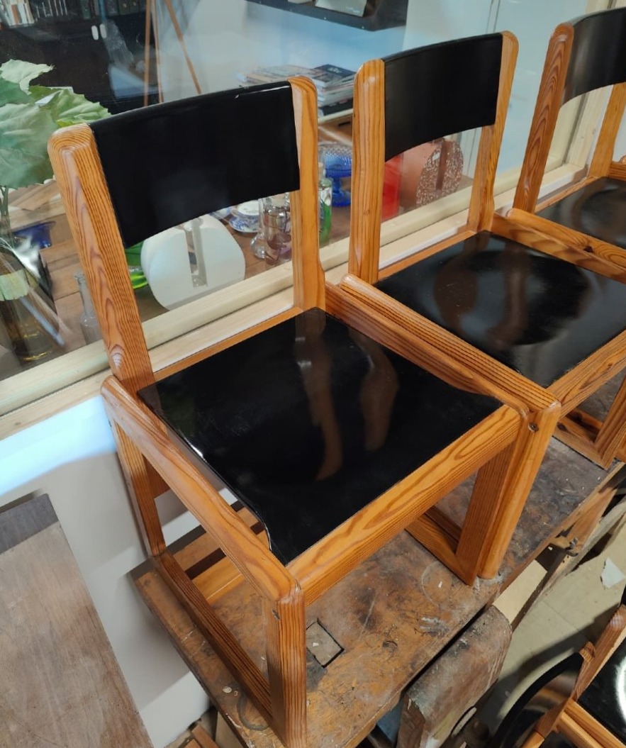 Set Of Ten André Sornay Chairs, Black Lacquer And Solid Pine, Lyon, Circa 1960-photo-2