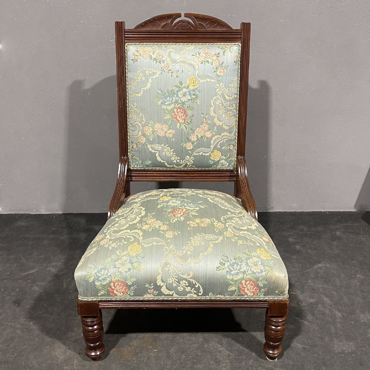 Victorian Bedroom Armchair In Walnut-photo-4