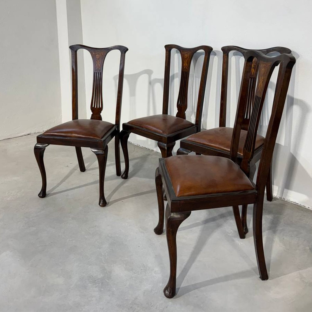 Ensemble ancien de 4 chaises victoriennes anglaises en acajou-photo-1