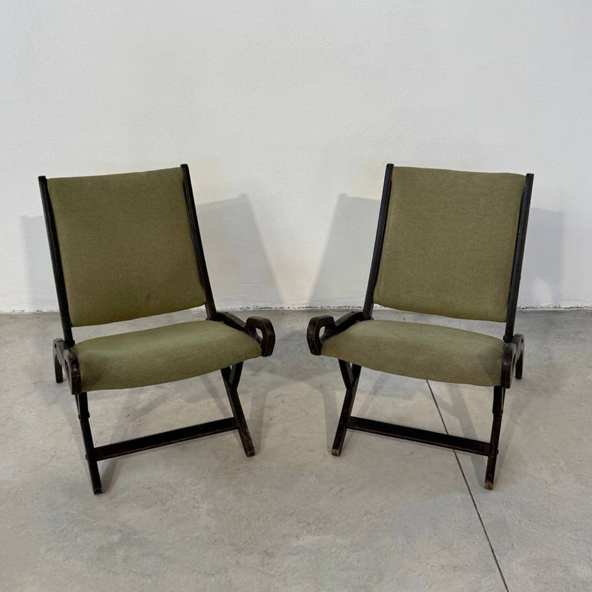 Gio Ponti – Paire de fauteuils pliants Ninfea pour Fratelli Reguitti, années 1950
