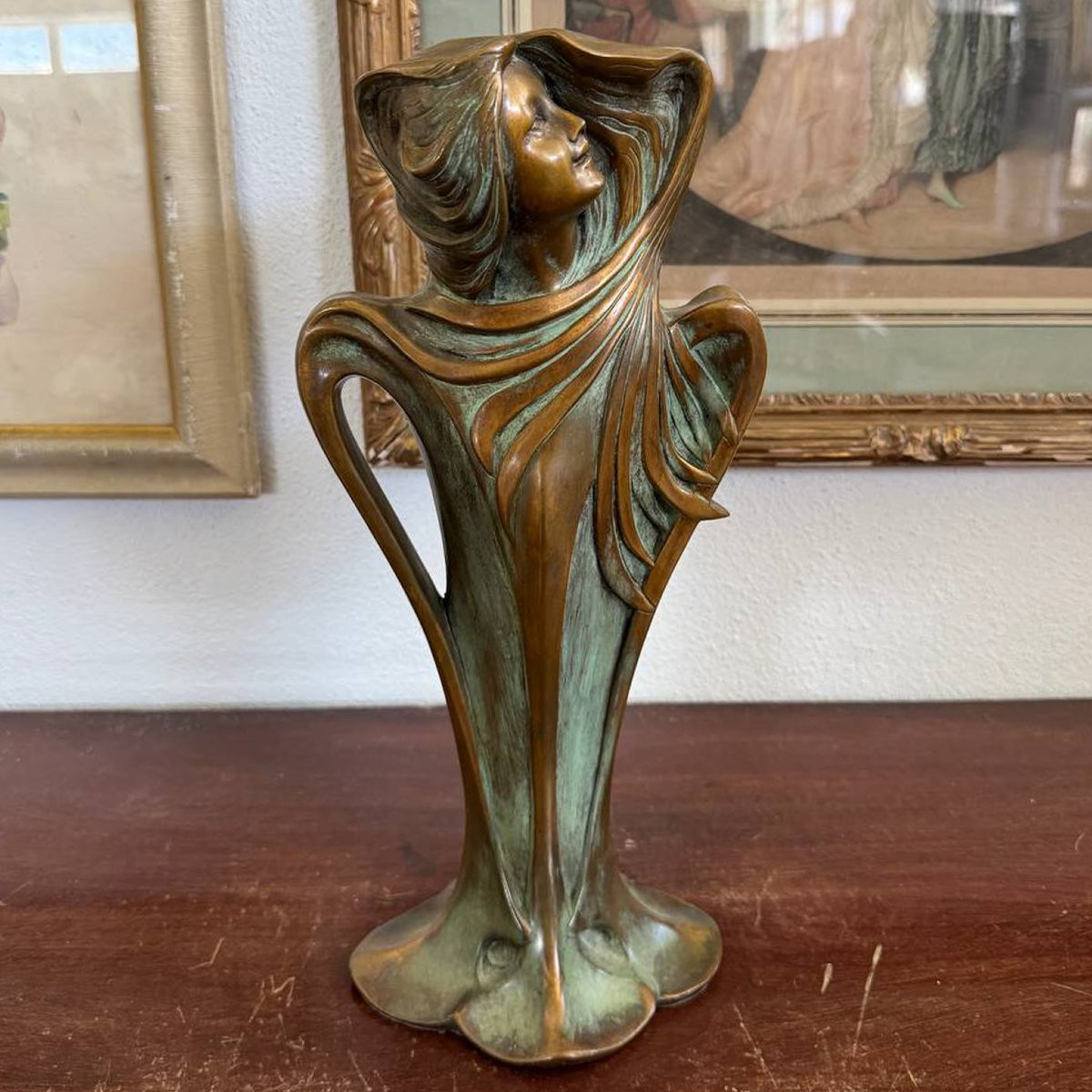 Vase sculptural en bronze Art nouveau – Figure féminine-photo-3
