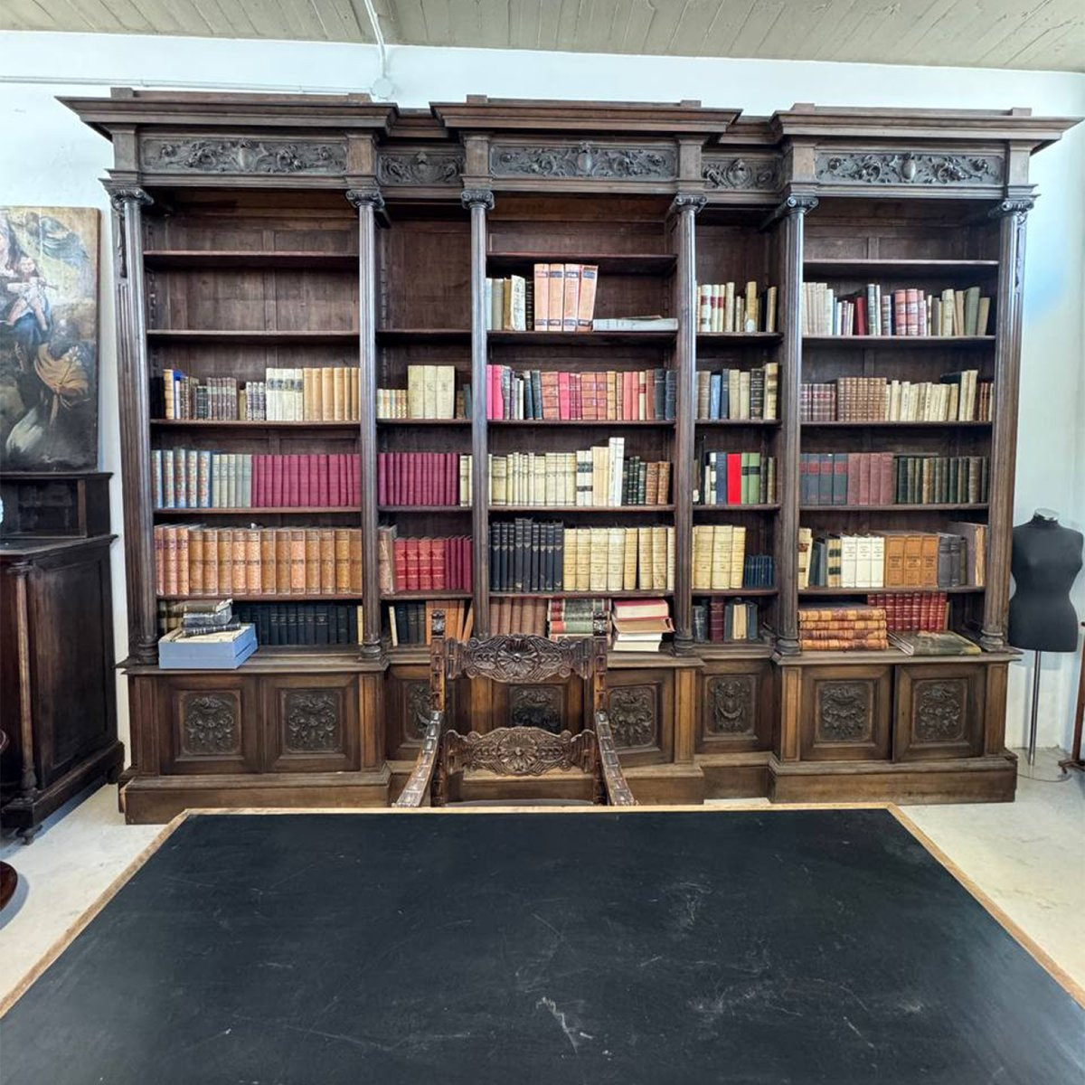 étude complète et ancienne en bois d'un notaire renommé de Salerne-photo-3