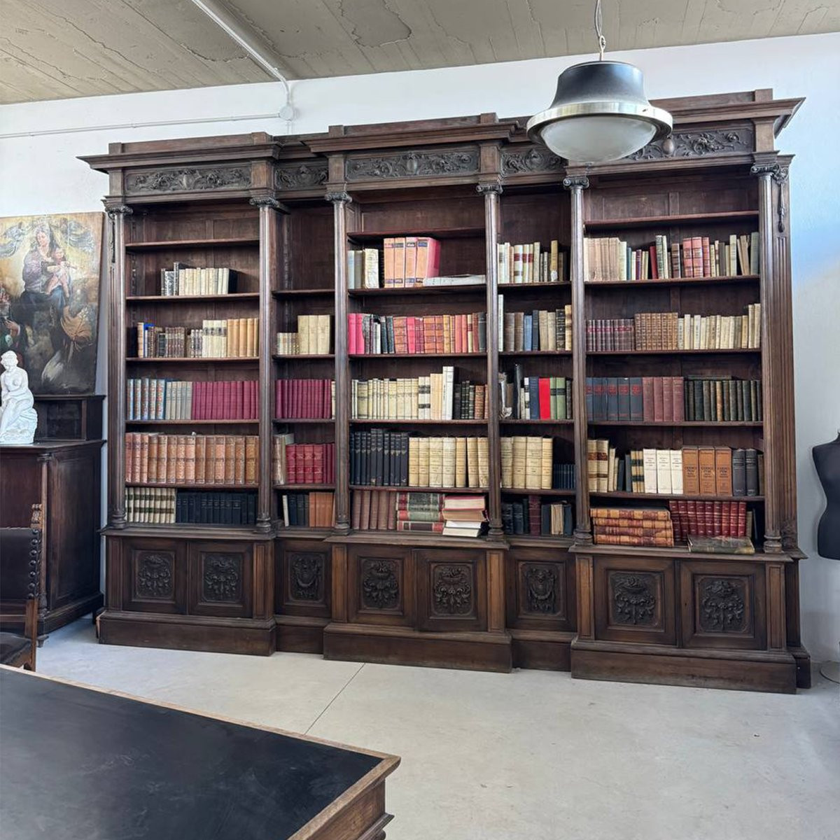 étude complète et ancienne en bois d'un notaire renommé de Salerne-photo-6