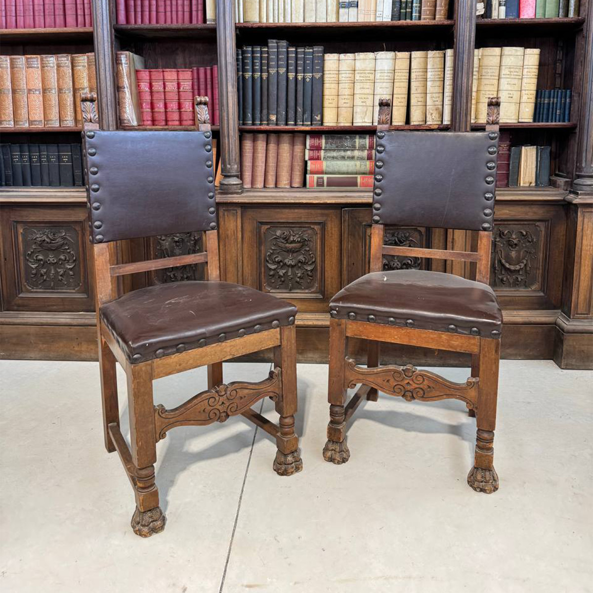 étude complète et ancienne en bois d'un notaire renommé de Salerne-photo-2