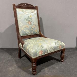 Fauteuil De Chambre Victorien En Noyer