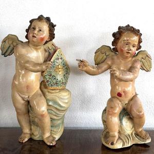 Antique And Rare Pair Of Polychrome Winged Angels Wearing Mitres - Naples, 18th Century