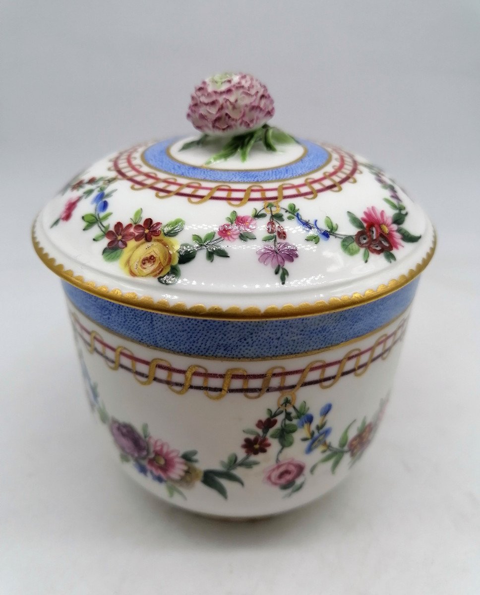 Sugar Bowl Bouret In Tender Porcelain Sevres Eighteenth-photo-2