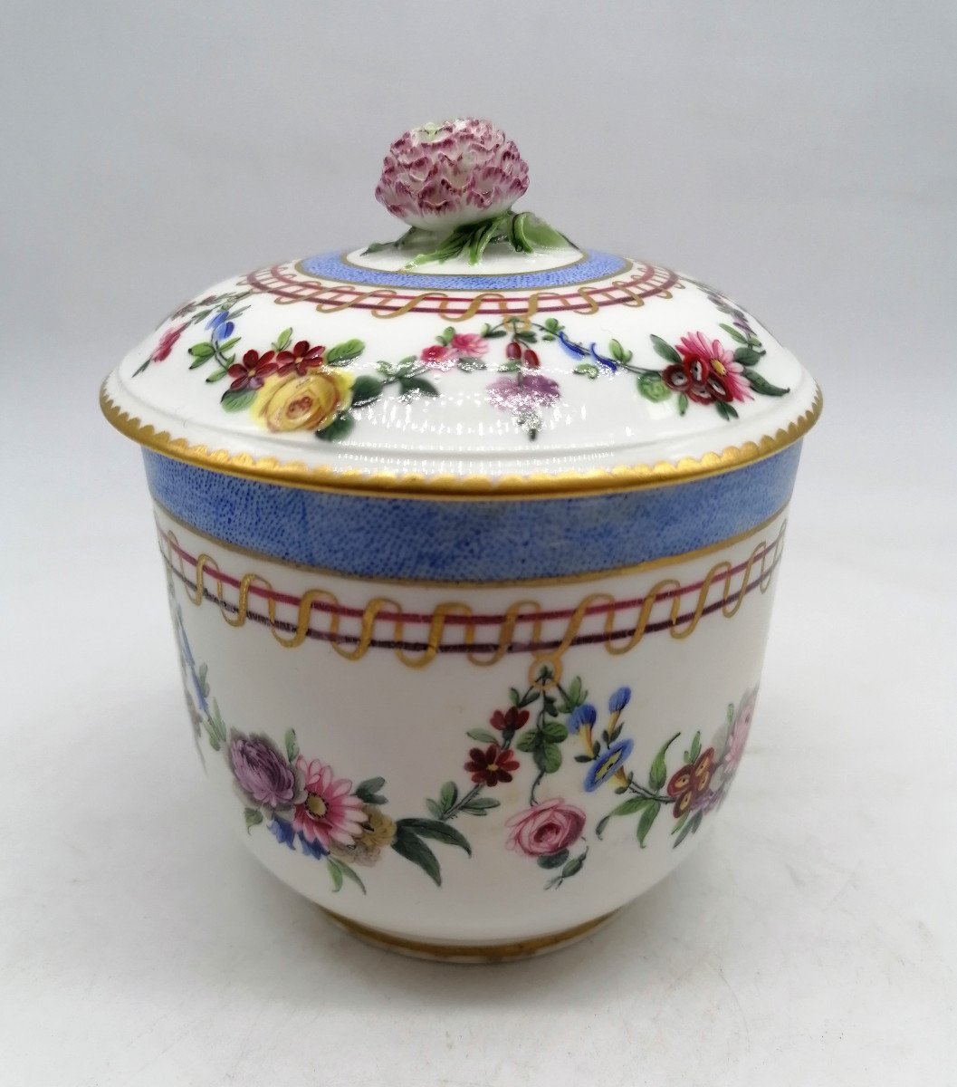 Sugar Bowl Bouret In Tender Porcelain Sevres Eighteenth