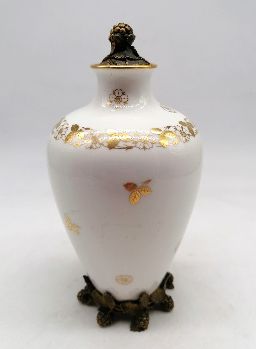 Vase En Porcelaine De Sèvres XXème 