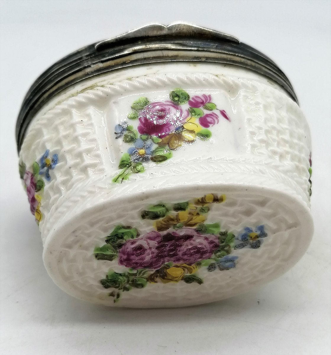 Boite En Porcelaine De Mennecy, 1757-photo-3