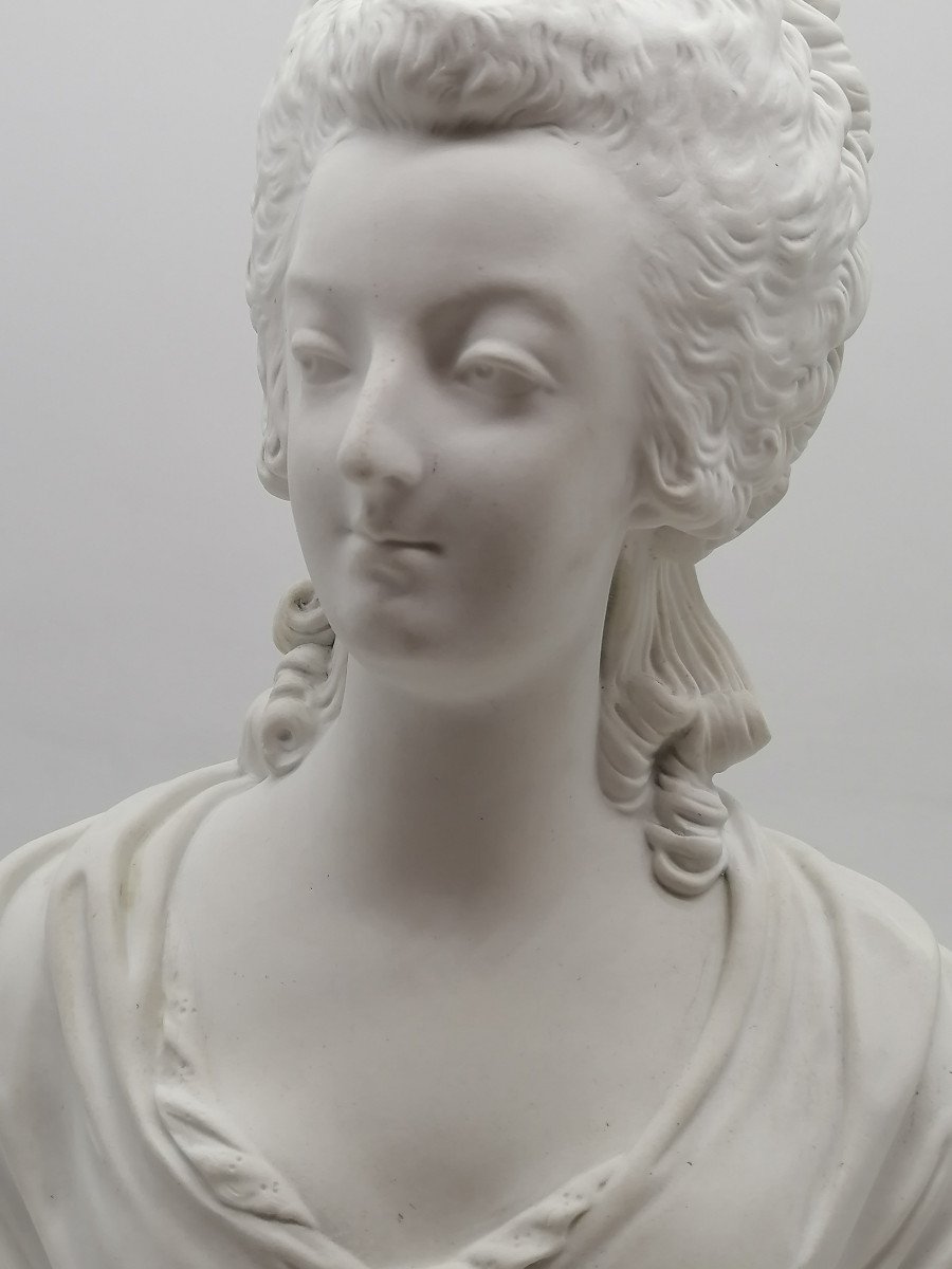 Porcelain Bust Of Marie Antoinette- Sèvres-photo-2