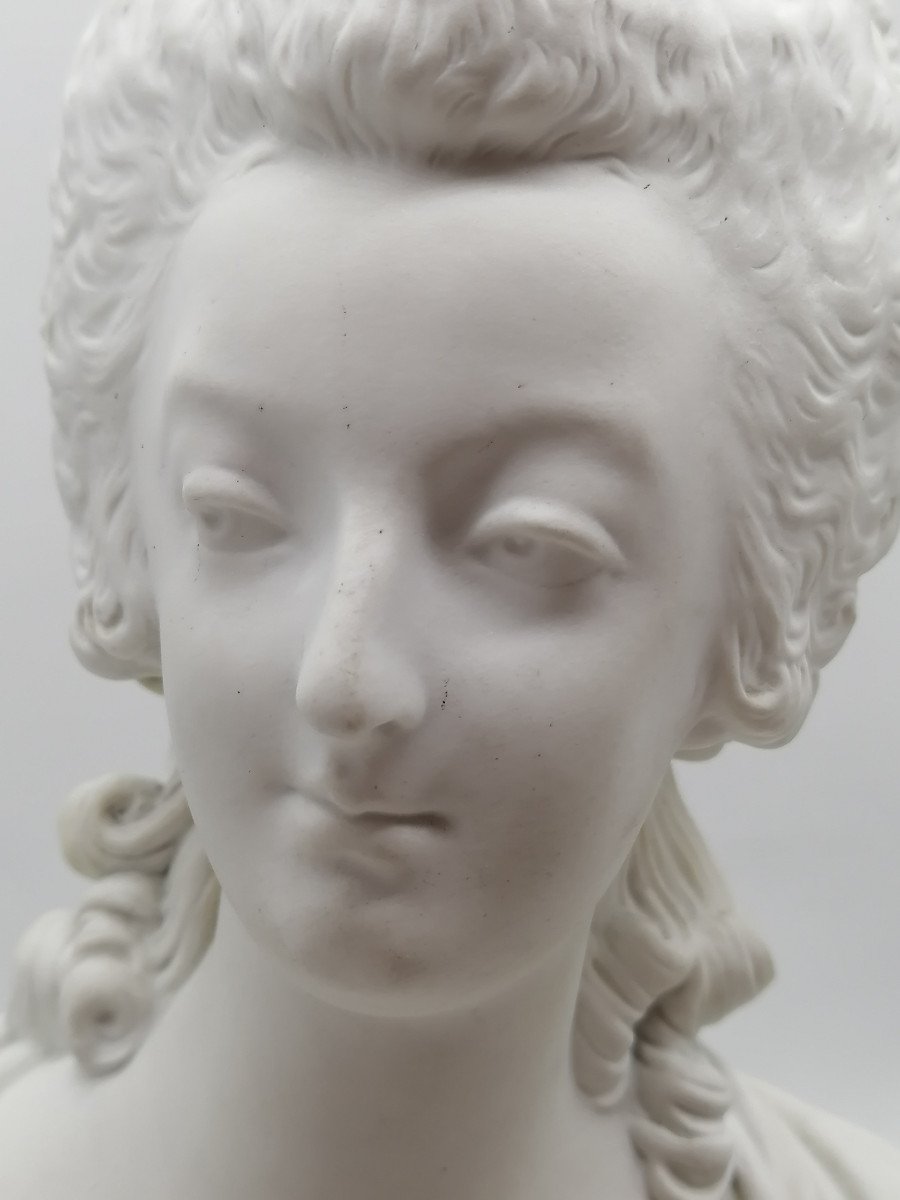 Porcelain Bust Of Marie Antoinette- Sèvres-photo-2