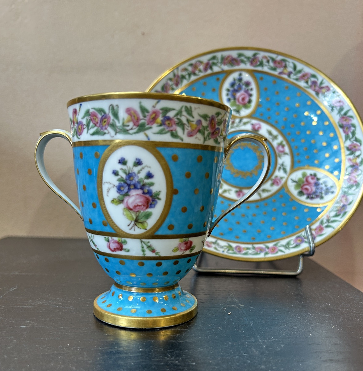 Tasse porcelaine tendre de Sèvres, époque révolutionnaire 