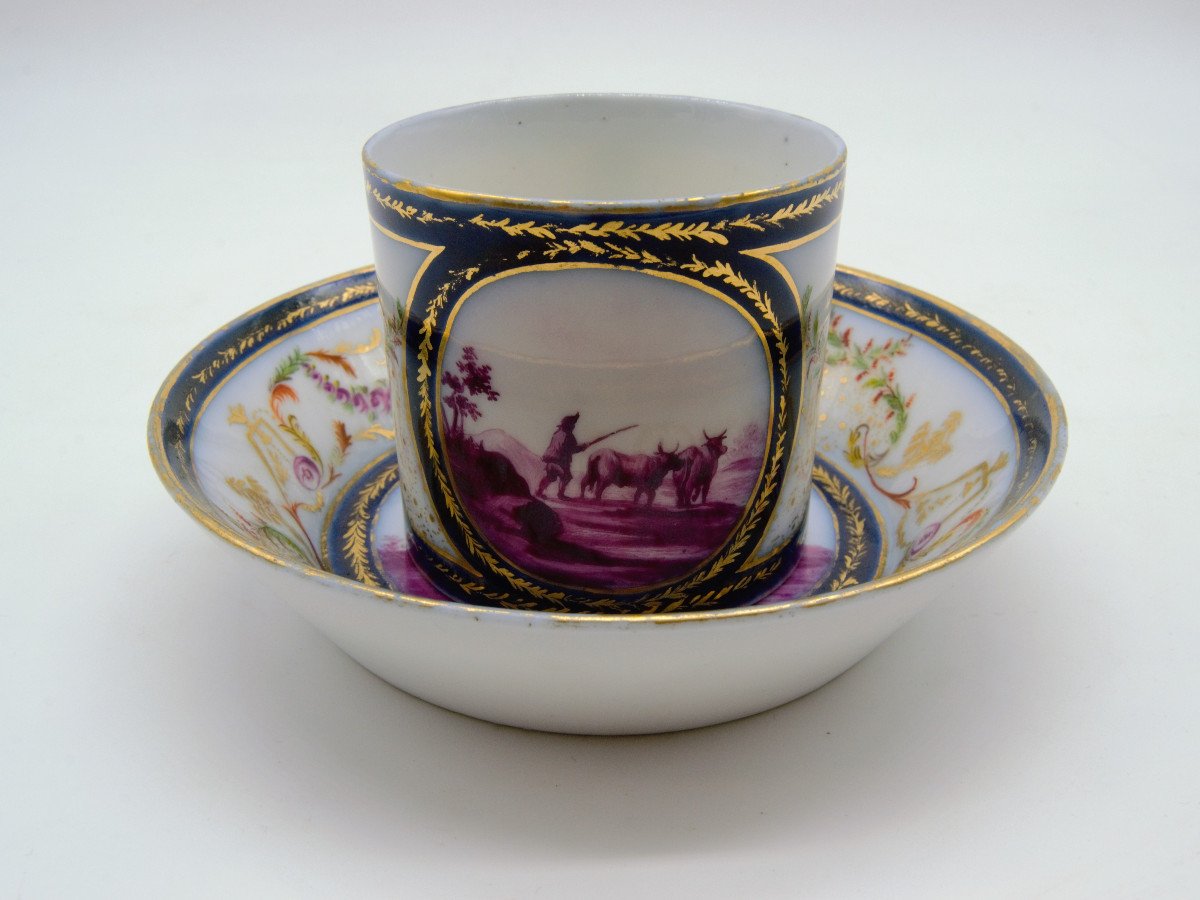 Paris Porcelain Cup Decorated With Rural Scenes - XIXth - Unbranded