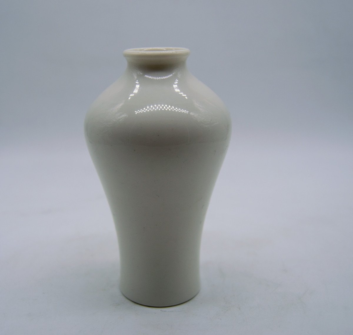 Vase Blanc En Porcelaine - Sèvres-photo-2