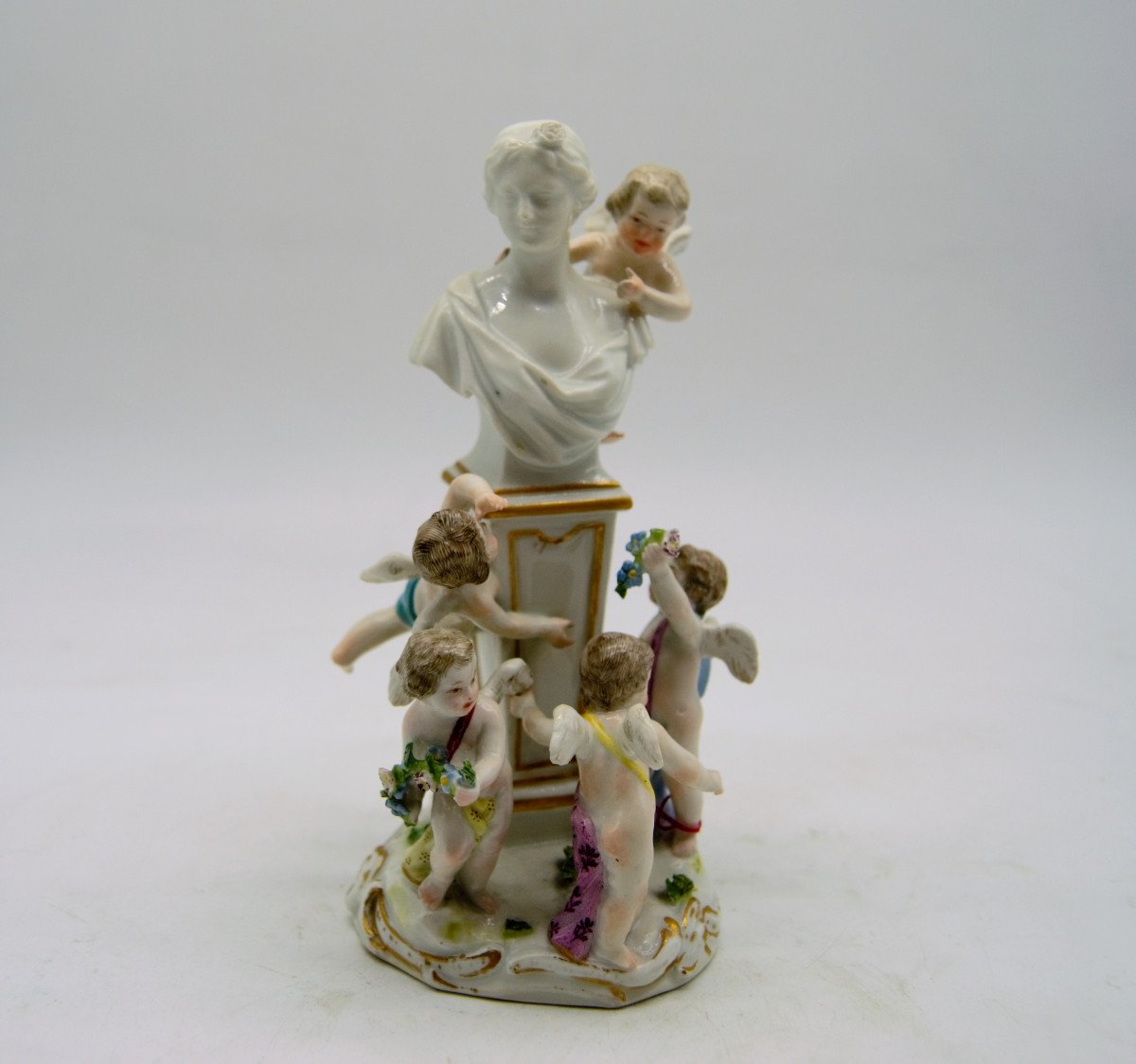 Meissen Porcelain Subject - Putti And Female Bust - XVIIIth