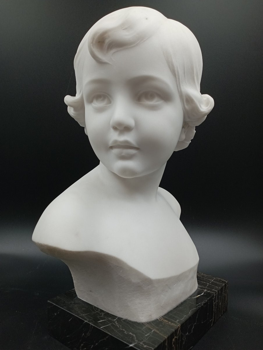 Buste d'enfant en marbre de Carrare de Umberto Stiaccini-photo-2