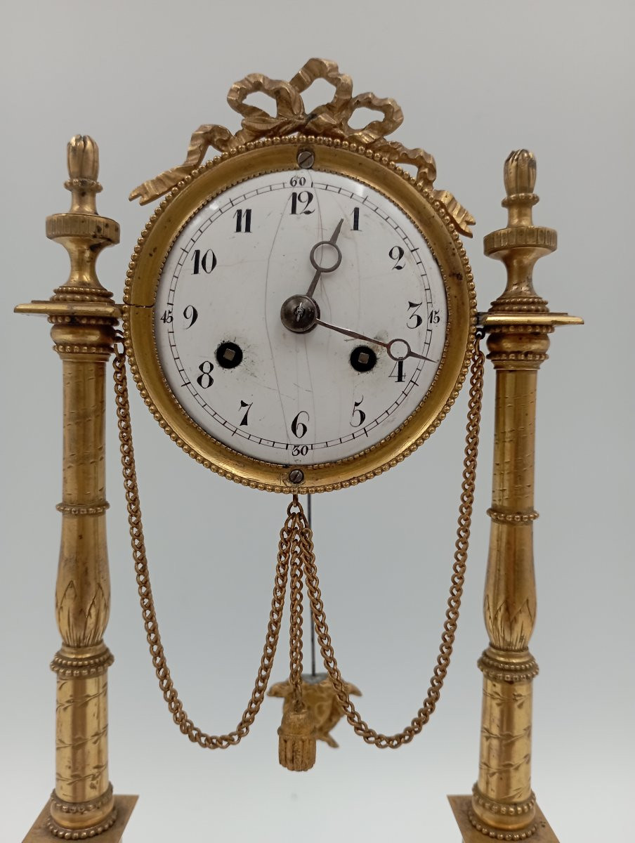 pendulette bronze doré style Louis XVI  début XIX ème siècle-photo-3