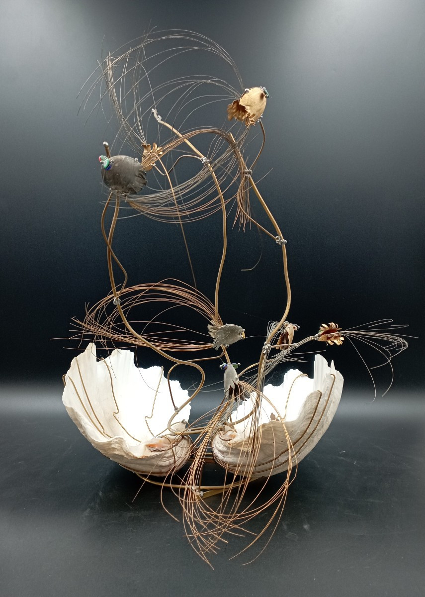 ''Sculpture aux poissons'' de WAM GREY