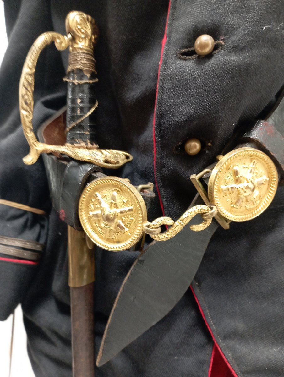 Mannequin enfant en uniforme du 4 ème R.I de la IIIème République-photo-1