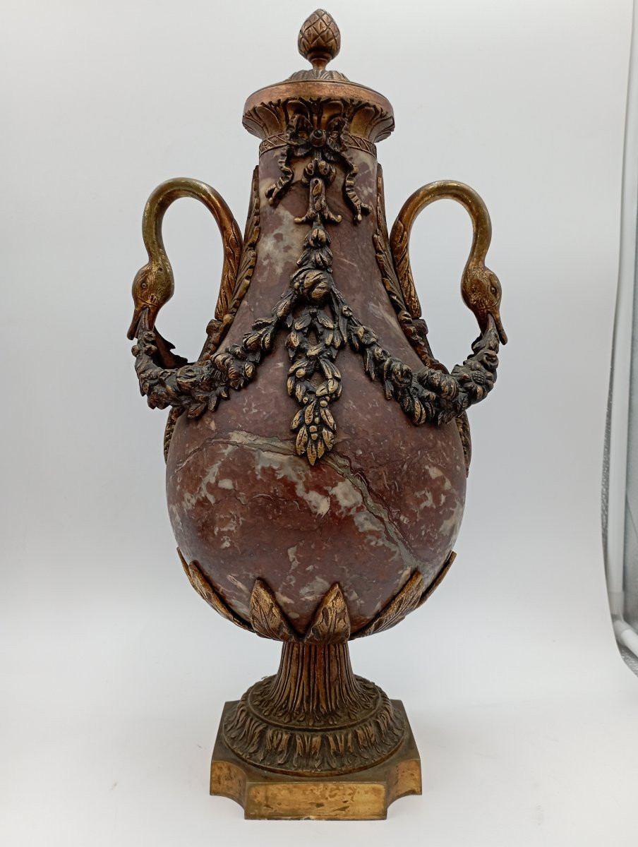Paire de cassolettes en marbre et bronze doré-photo-2