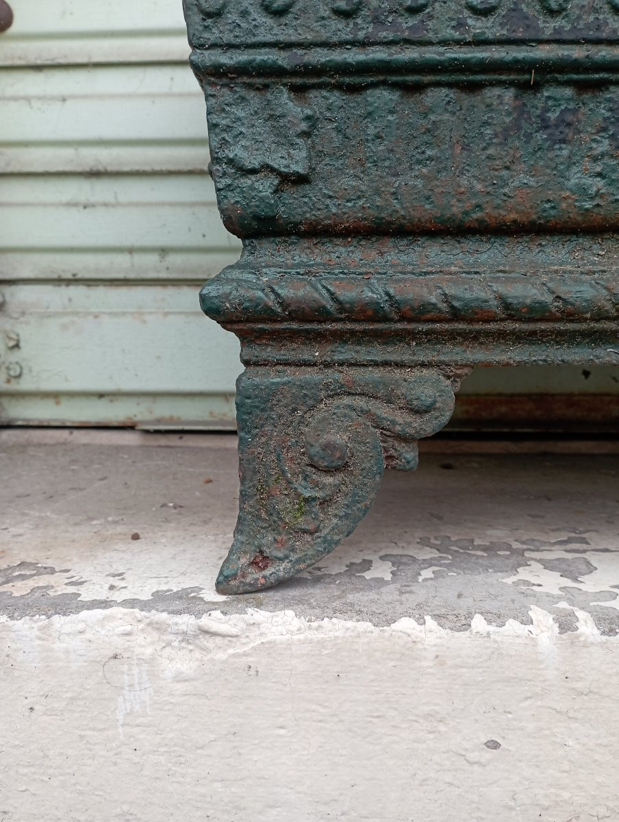 Pair Of Empire Period Cast Iron Planters-photo-3