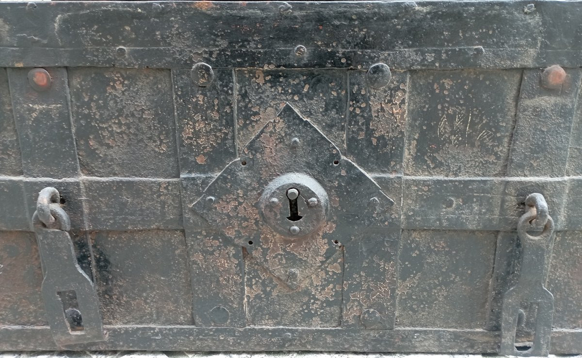 Coffre de ''pirate'' du XVII ème siècle-photo-5