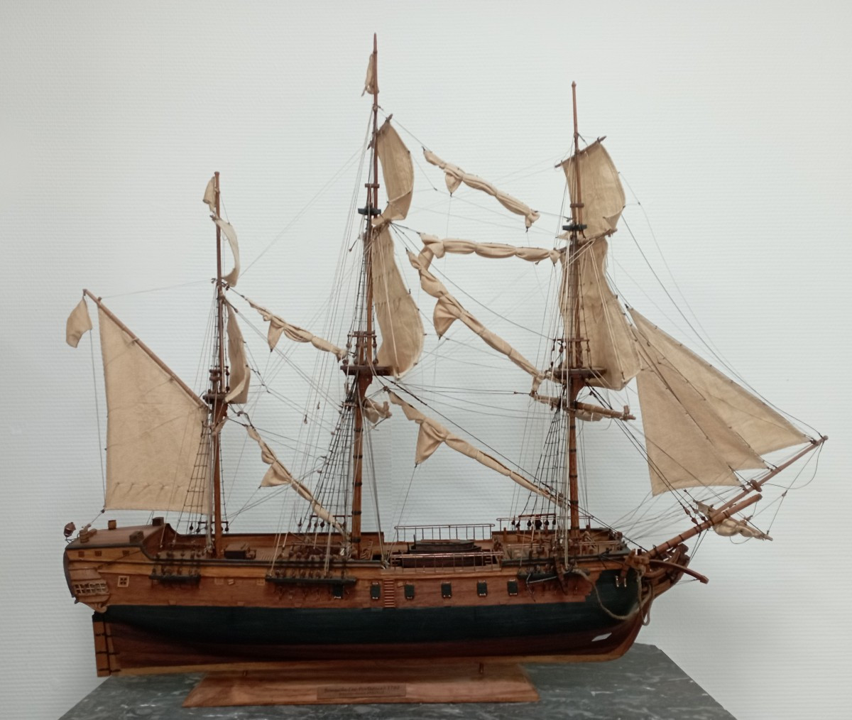 Maquette de la Frégate '' La Boussole ''