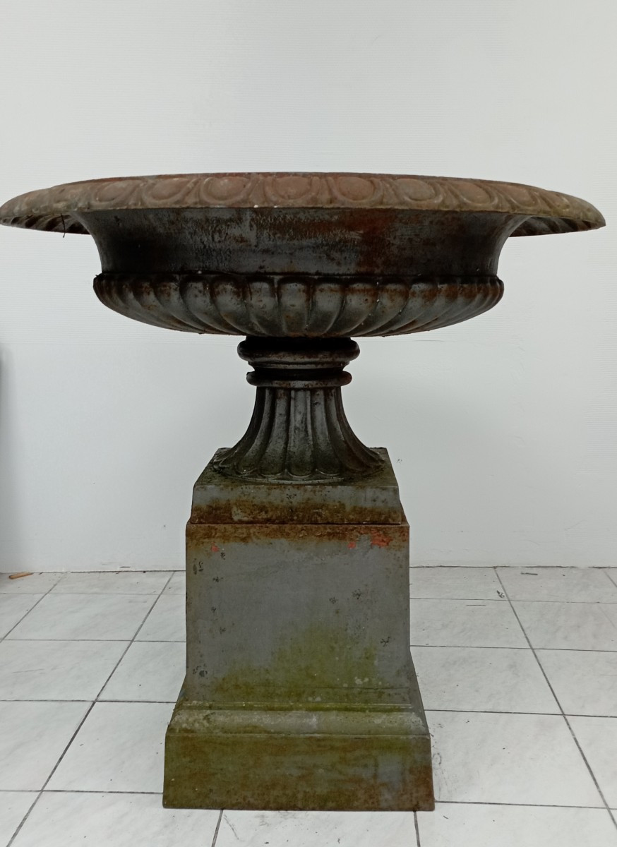 Grande vasque en fer de fonte du XIX ème siècle