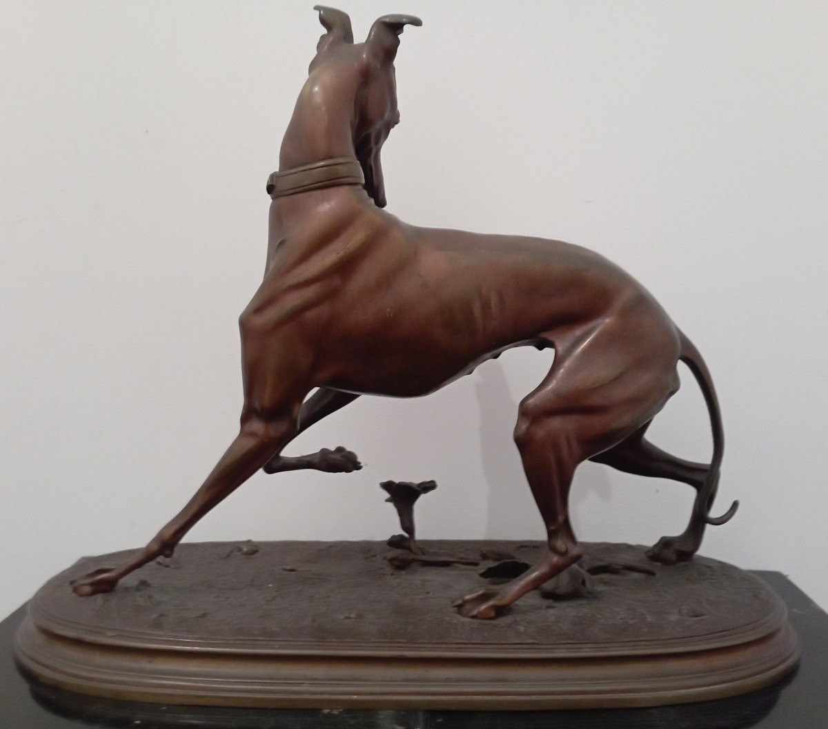 Sculpture en bronze ''lévrier avec un papillon'' par Arthur Waagen-photo-2