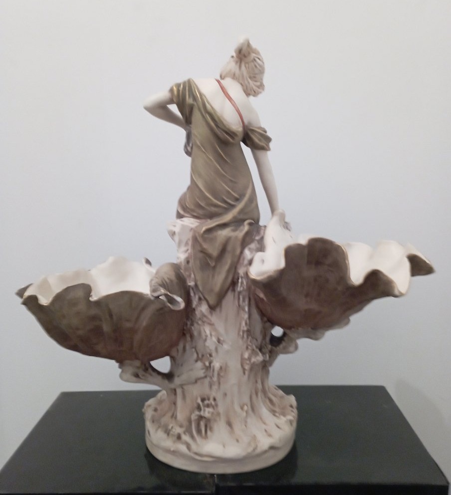 '' La femme aux coquillages '' figurine vide poche Royal Dux début XX ème siècle-photo-1