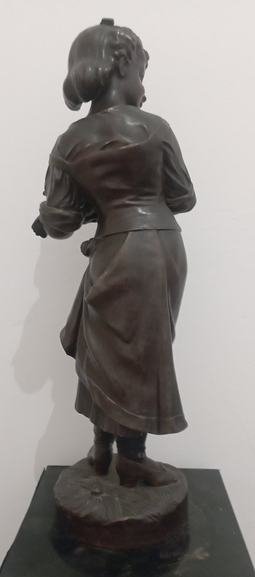 Sculpture en bronze ''Femme au pigeon'' par H. Giraud-photo-3