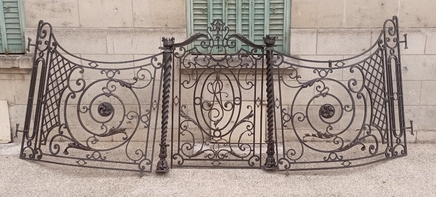 Large 18th-century Wrought-iron Gate 