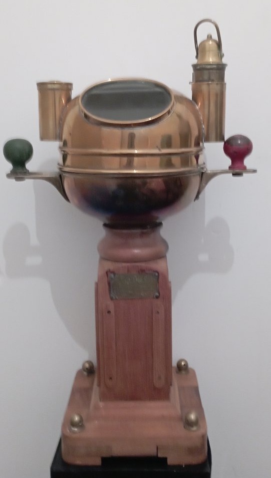 Compas de marine ''Sestrel'' XX ème siècle