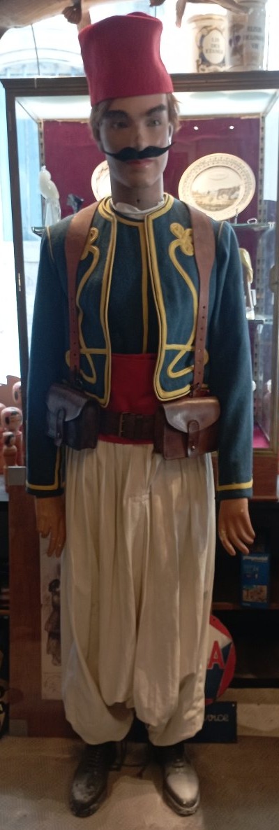 Mannequin complet de tirailleur algérien