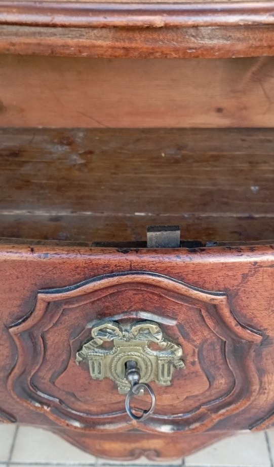 Curved Chest Of Drawers Made Of Solid Walnut, 18th Century-photo-3