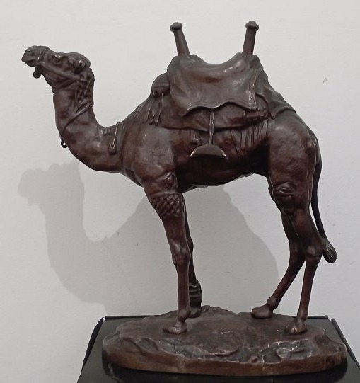 "Dromadaire harnaché d'Egypte" Sculpture een bronze par Antoine Louis Barye