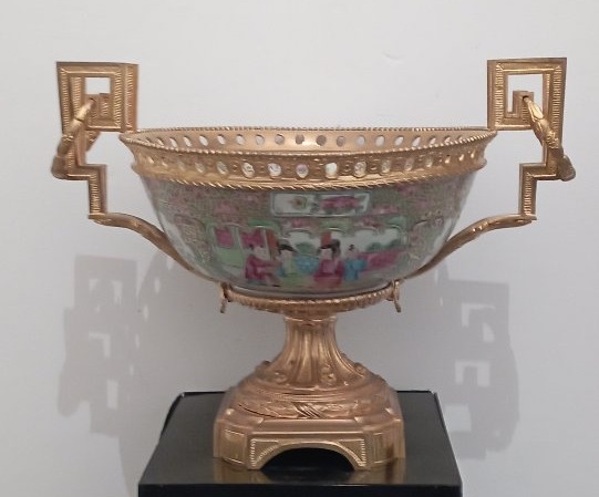 Coupe en porcelaine de Canton du XIX ème siècle