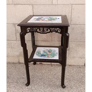 Petite table bois et faïence de Longwy