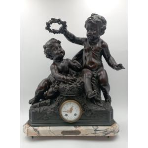 Pendule en régule par J. Castellamare