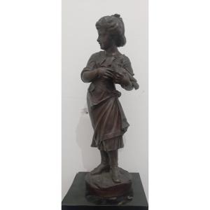 Sculpture en bronze ''Femme au pigeon'' par H. Giraud