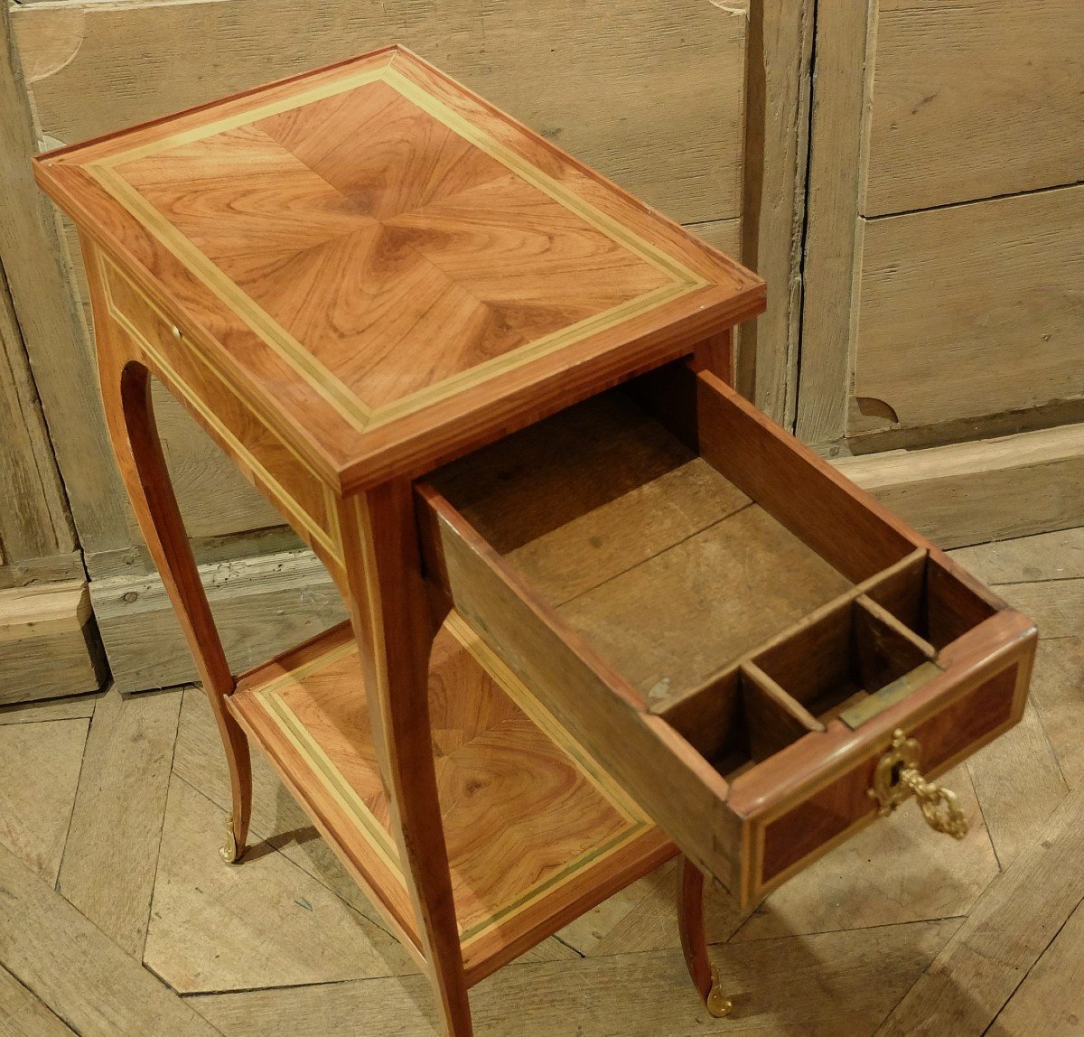  Petite Table à écrire De Salon En Placage, Estampillée De J.b Vassou, époque XVIIIe Siècle.-photo-2