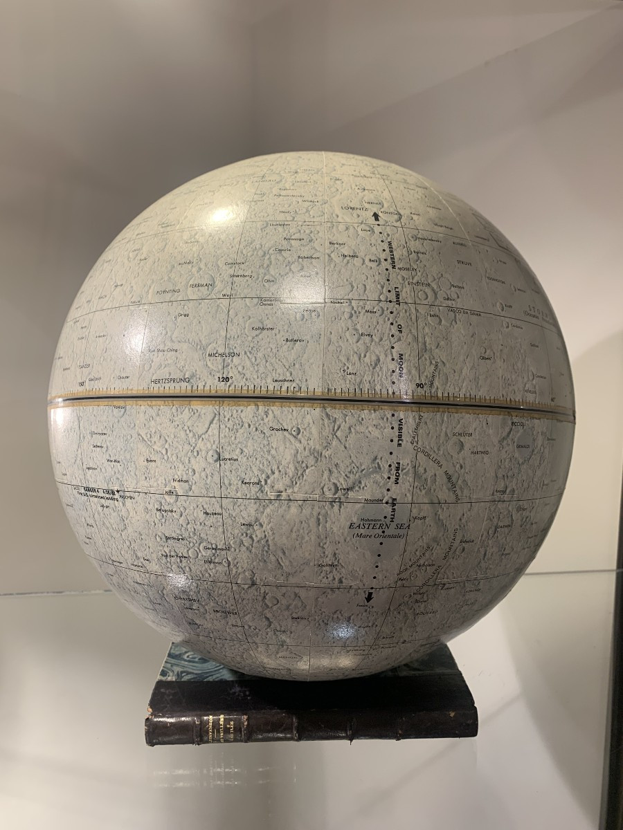Globe lunaire pour alunissage habité d'Apollo 11 et retour sur la terre - 16 juillet 1969