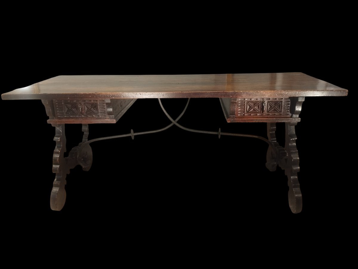 Table espagnole en noyer