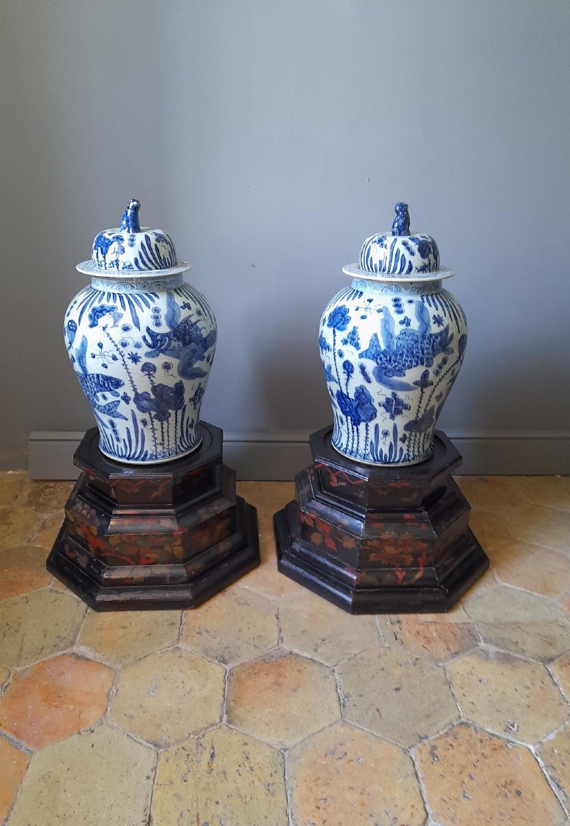 Paire de sellettes octogonales à décor chinois